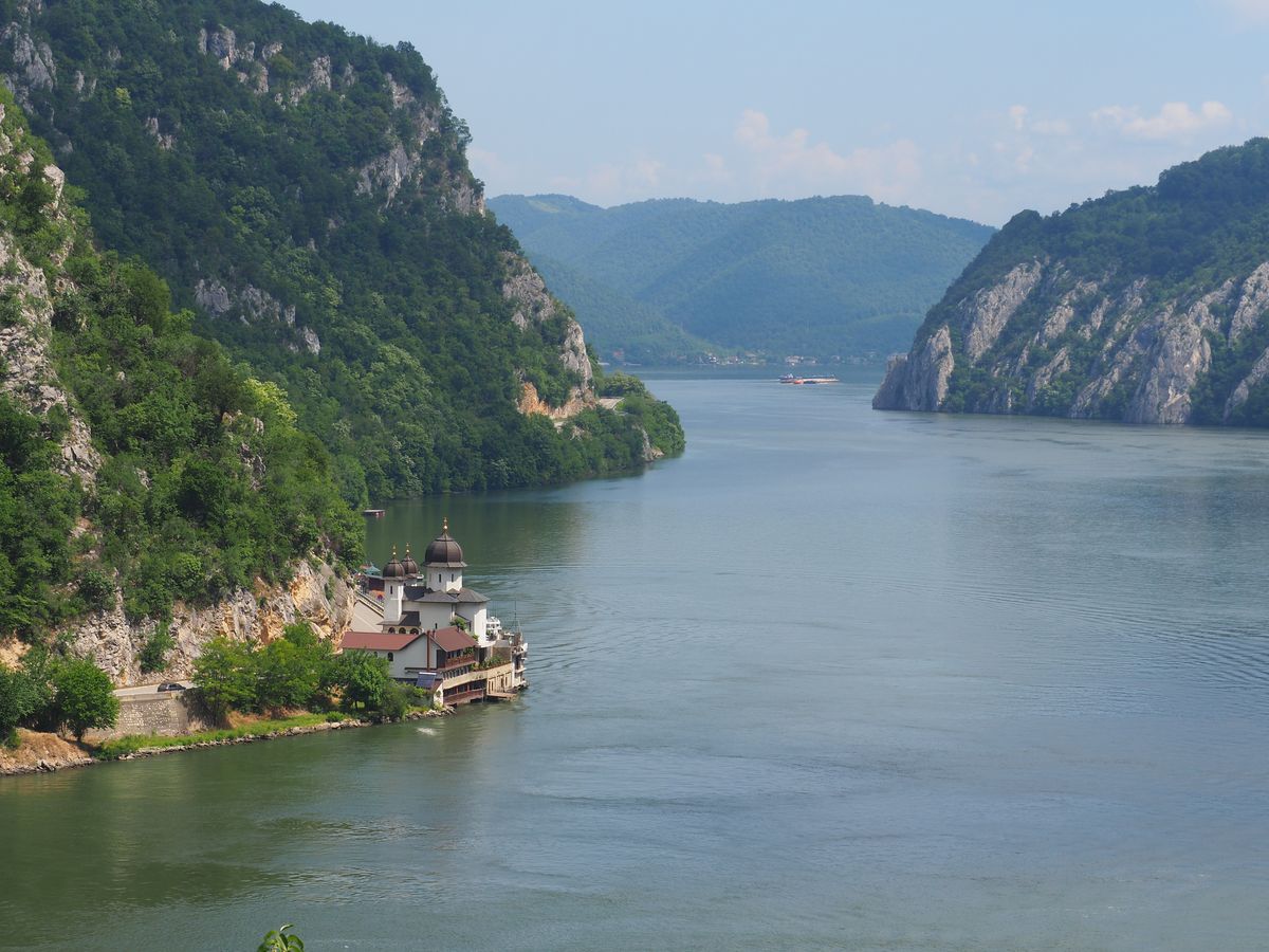danube-chateau-J16_1200.jpg